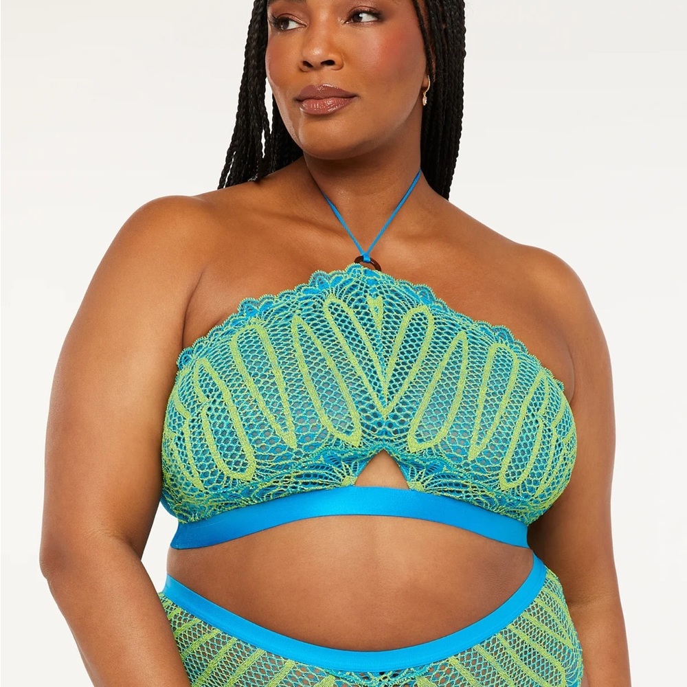 Savage X Fenty Stranded in Lace Halter Top